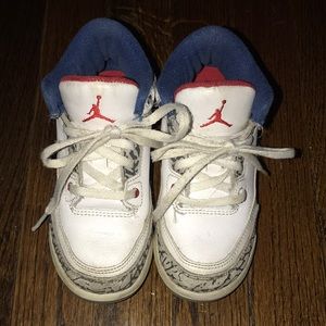 Little boys sneakers (Jordan 3s)